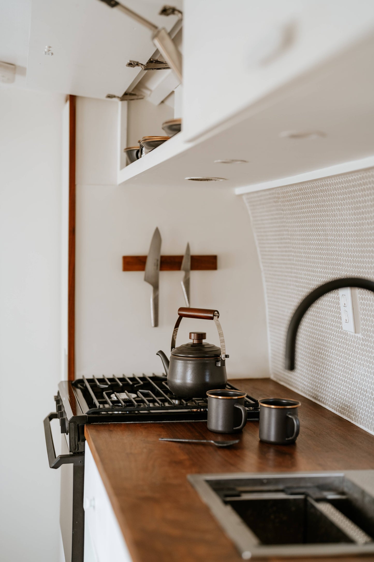 Barebones - Enamel Teapot