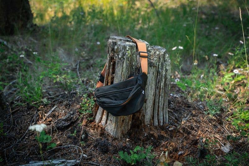 The Montana Scene - Belt Bag - Black
