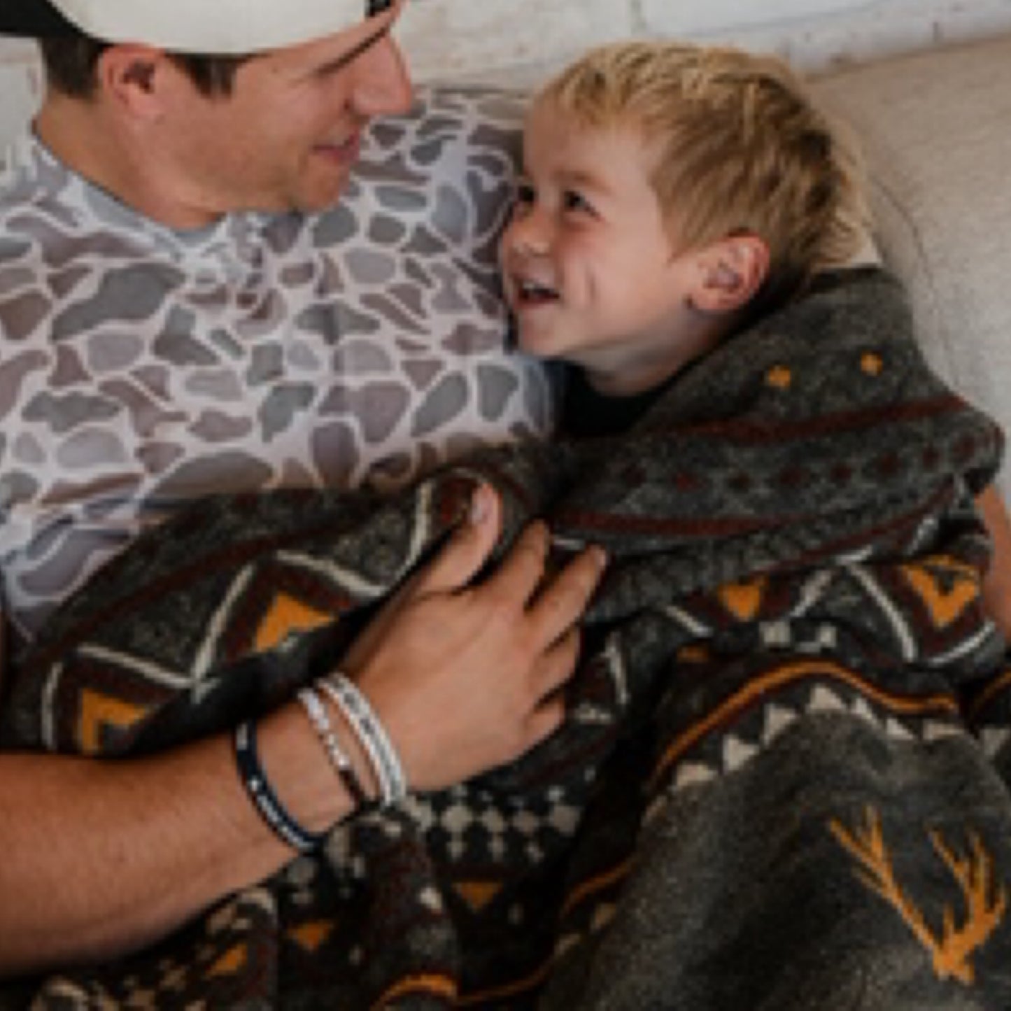 Burlebo Sherpa Blanket – Whitetail Aztec Brown