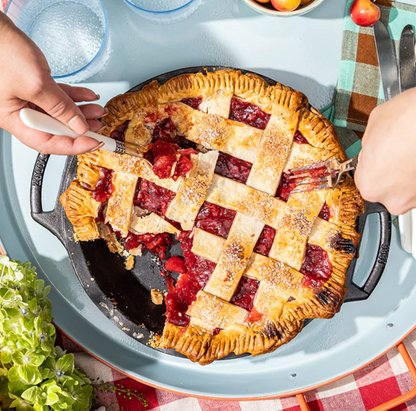 Lodge - Seasoned Cast Iron Pie Pan - 9 inch
